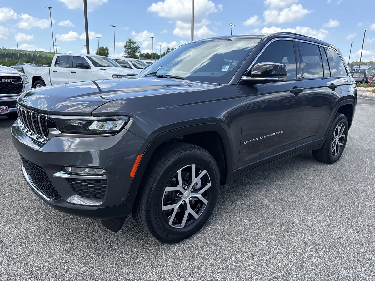 2024 Jeep Grand Cherokee Limited thumbnail 4