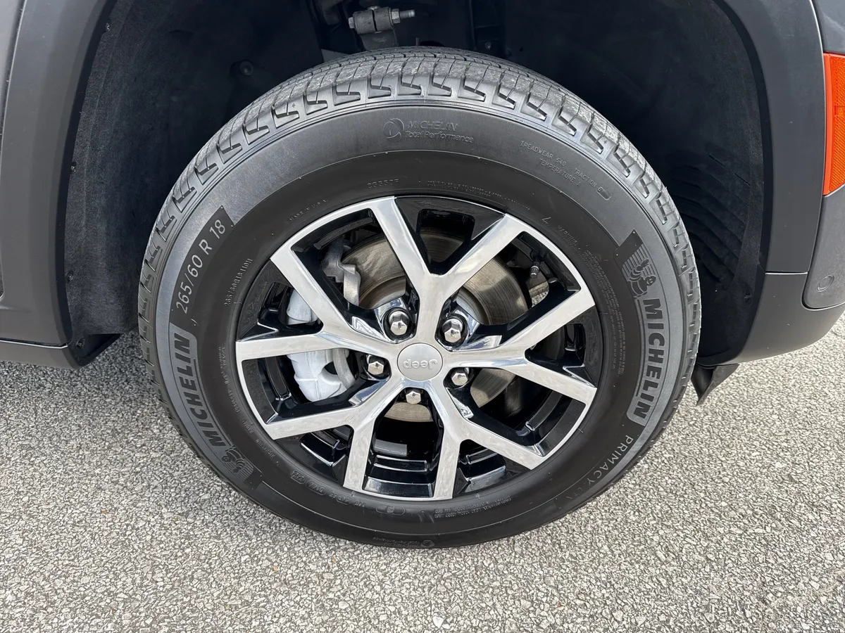 2024 Jeep Grand Cherokee Limited thumbnail 9