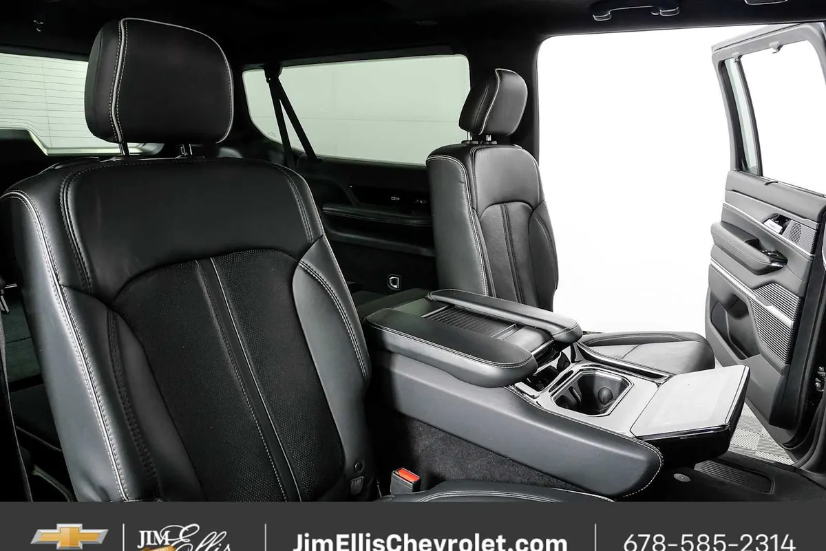 2024 Jeep Grand Wagoneer L Series II thumbnail 22