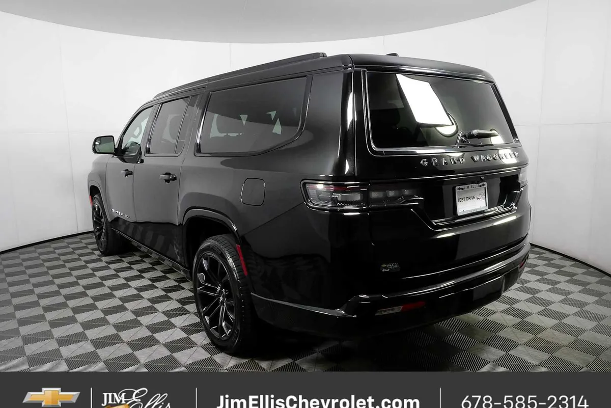 2024 Jeep Grand Wagoneer L Series II thumbnail 29