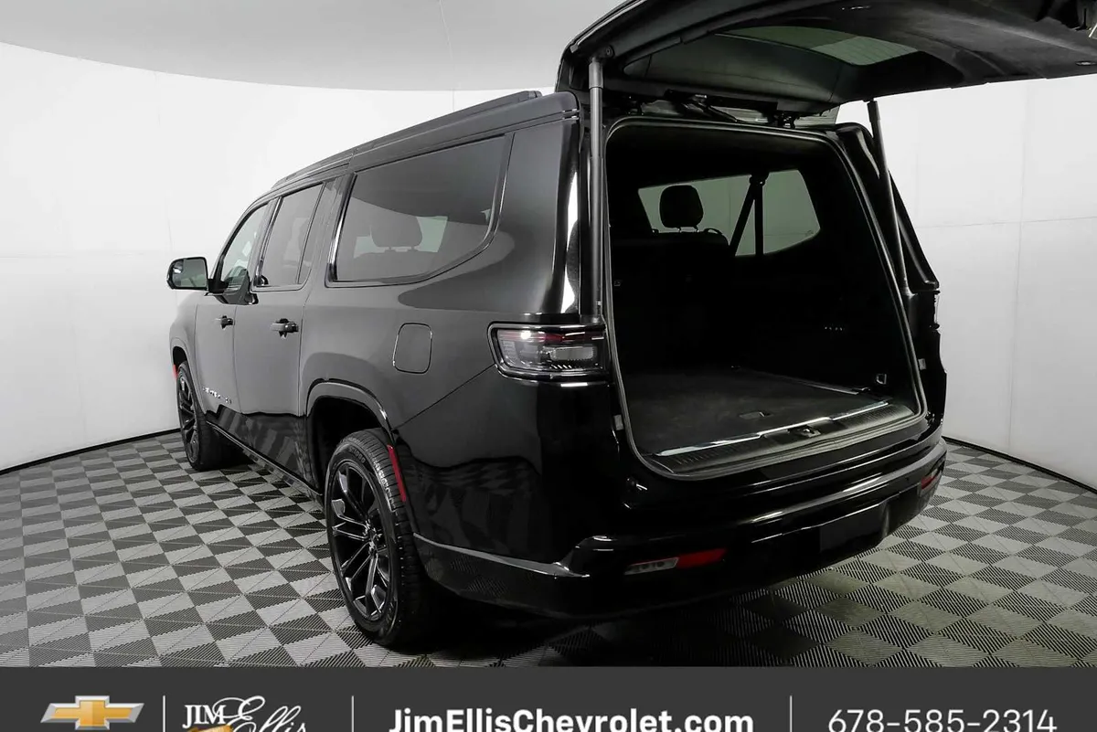 2024 Jeep Grand Wagoneer L Series II thumbnail 34