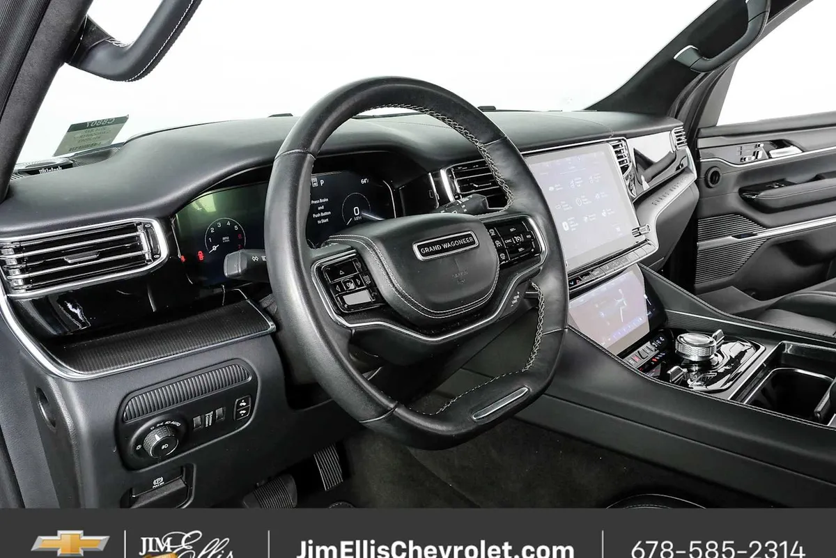 2024 Jeep Grand Wagoneer L Series II thumbnail 4