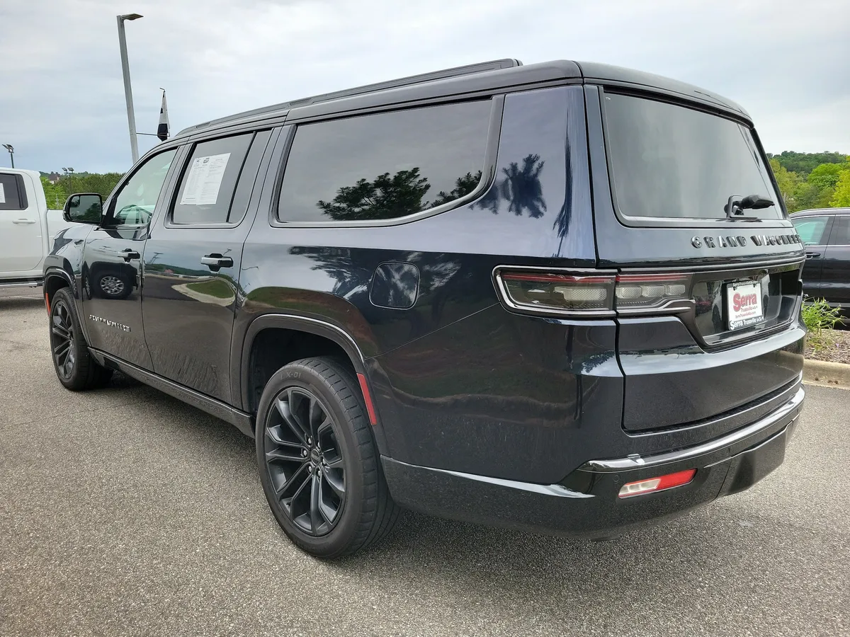2024 Jeep Grand Wagoneer L Series II thumbnail 3