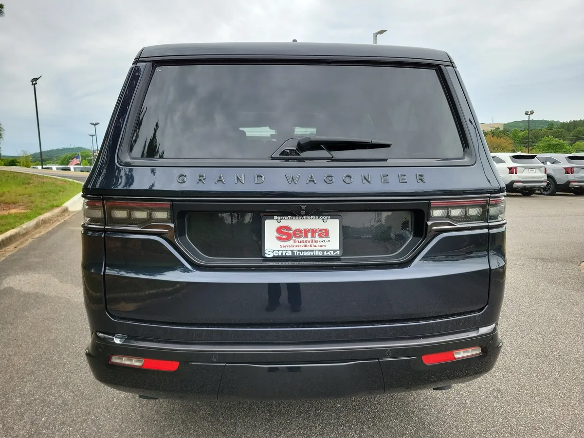 2024 Jeep Grand Wagoneer L Series II thumbnail 4