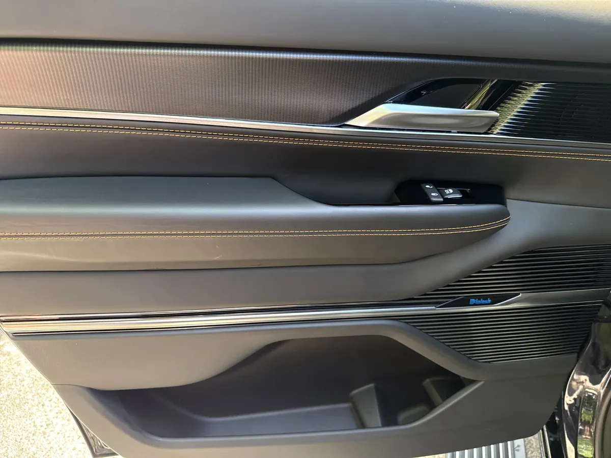 2024 Jeep Grand Wagoneer Series III Obsidian thumbnail 21
