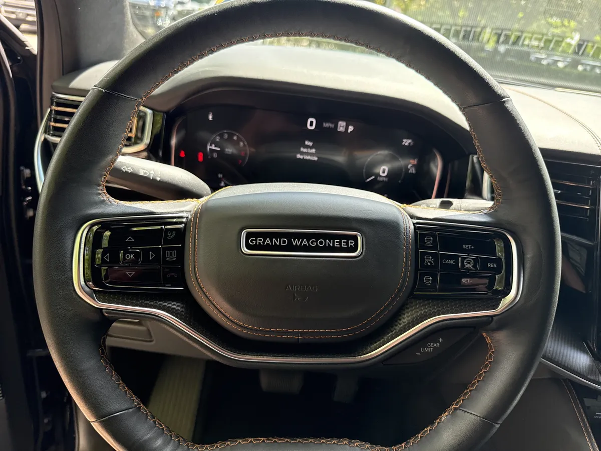 2024 Jeep Grand Wagoneer Series III Obsidian thumbnail 27