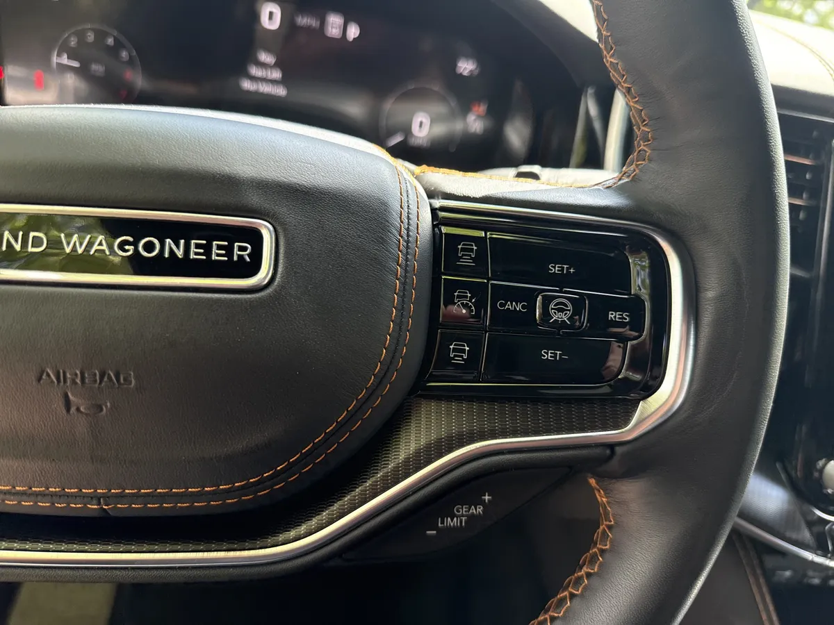 2024 Jeep Grand Wagoneer Series III Obsidian thumbnail 29
