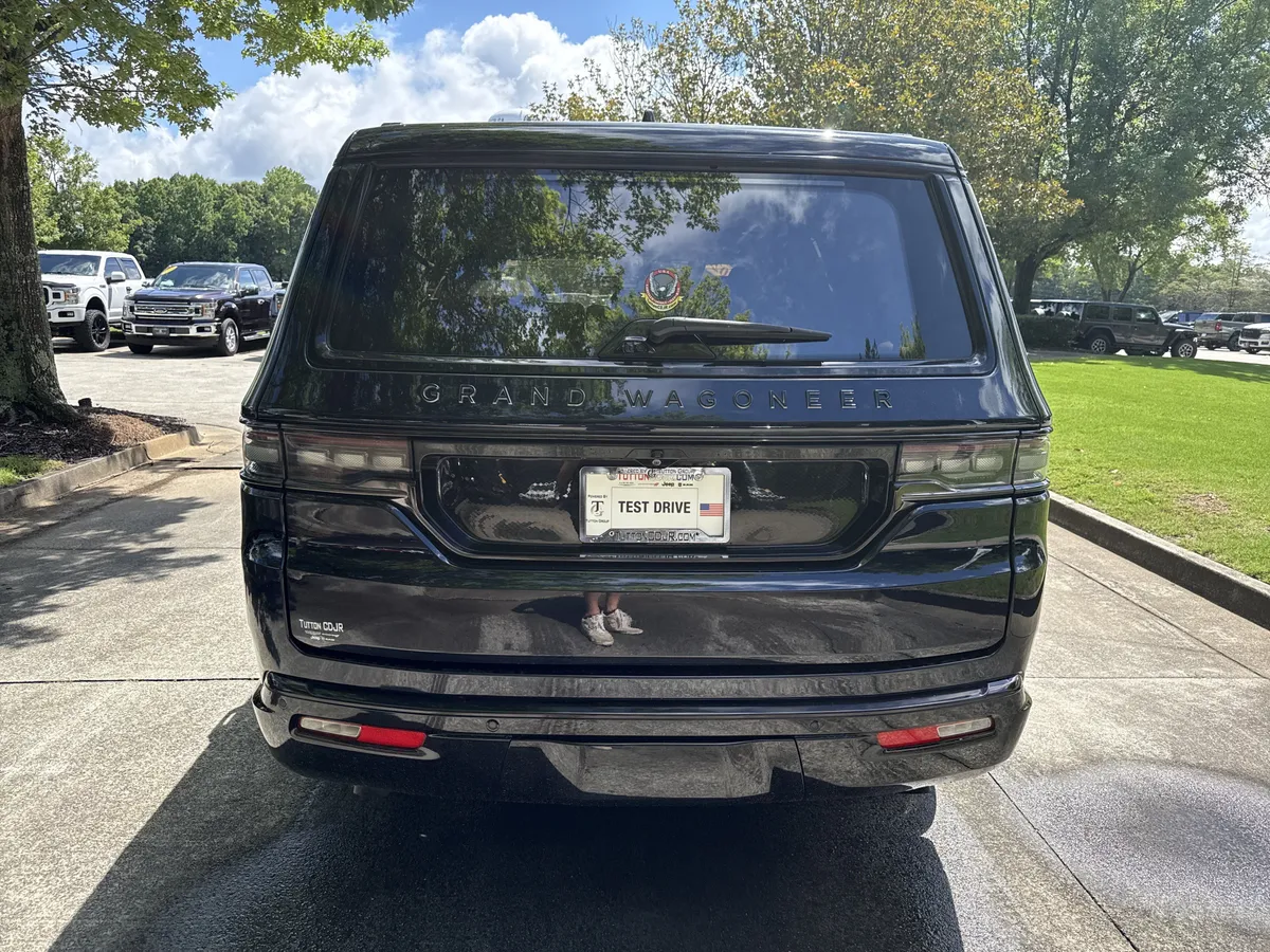 2024 Jeep Grand Wagoneer Series III Obsidian thumbnail 6