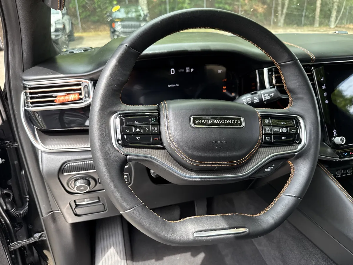 2024 Jeep Grand Wagoneer Series III Obsidian thumbnail 6