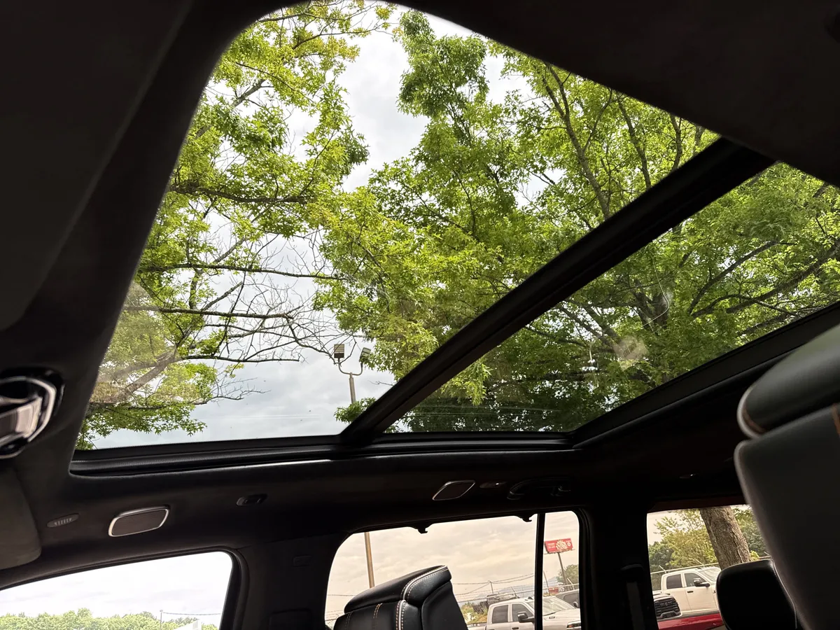 2024 Jeep Grand Wagoneer Series III Obsidian thumbnail 8