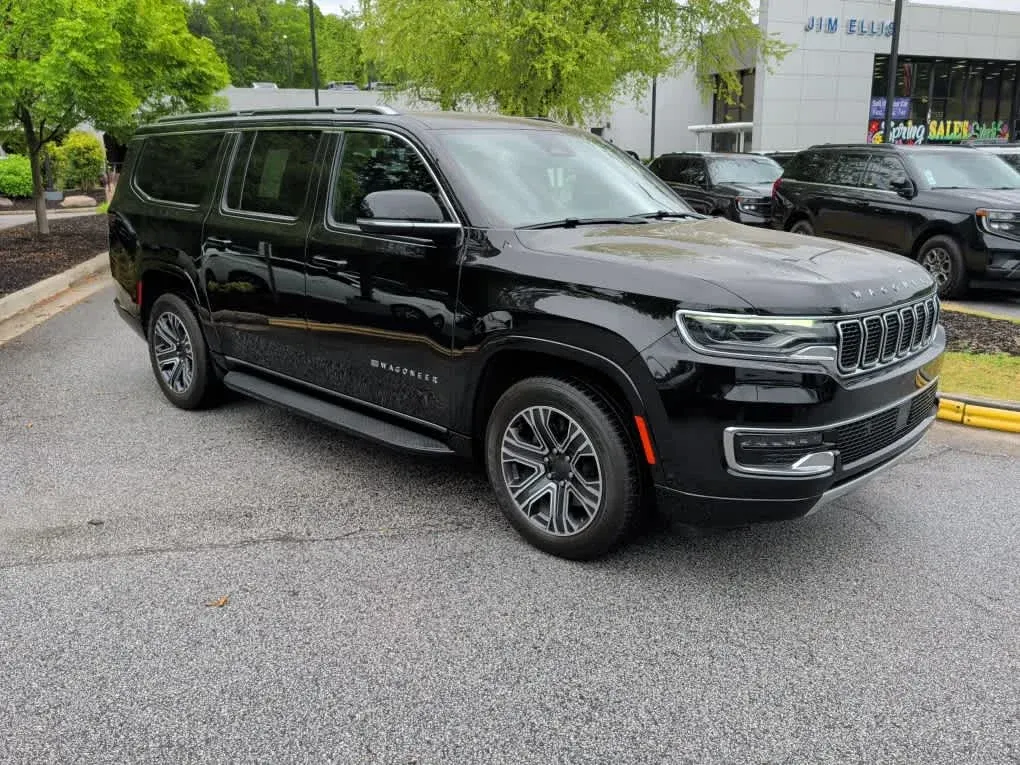 2024 Jeep Wagoneer L Series II thumbnail 2