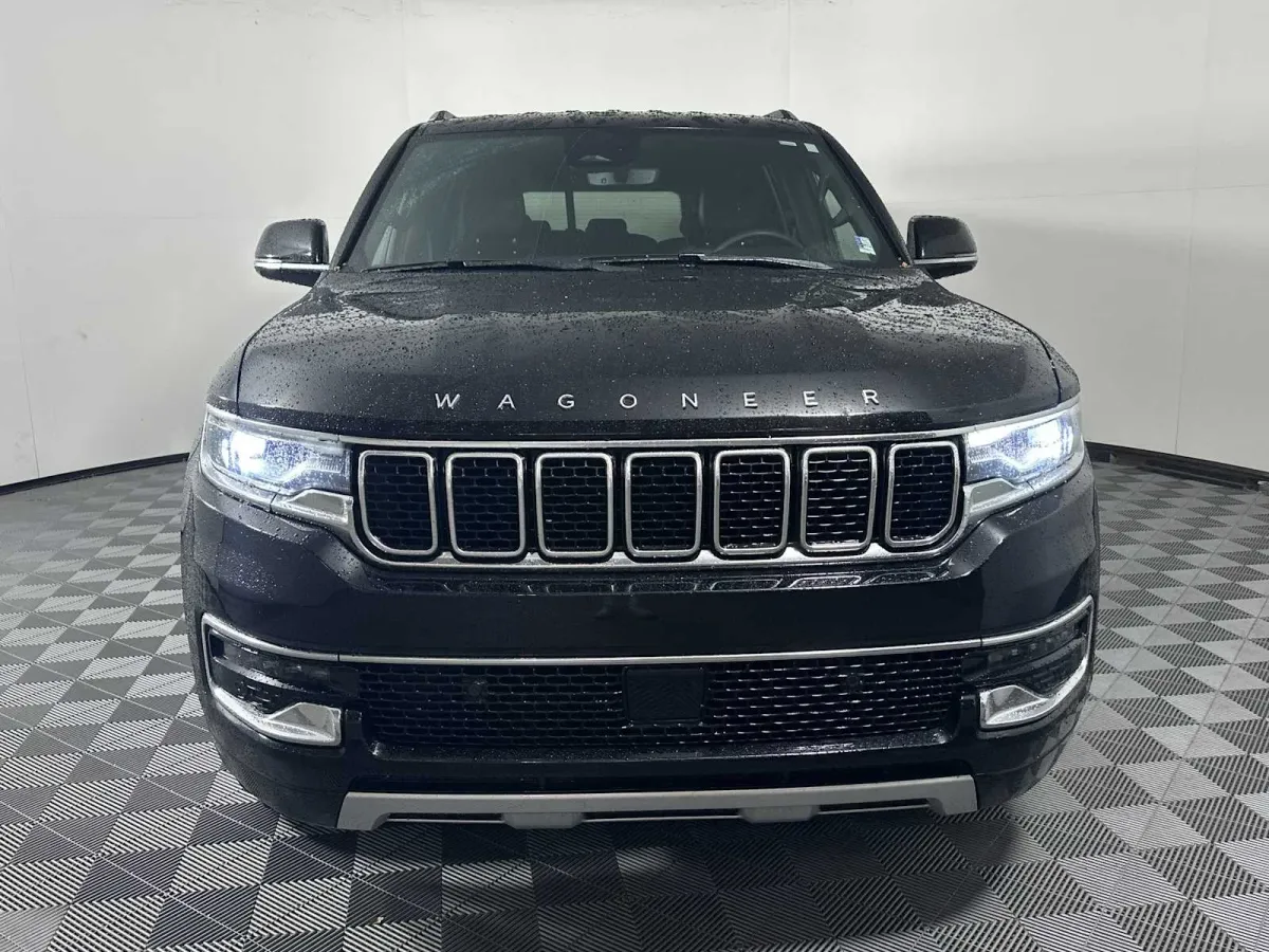 2024 Jeep Wagoneer L Series II thumbnail 3