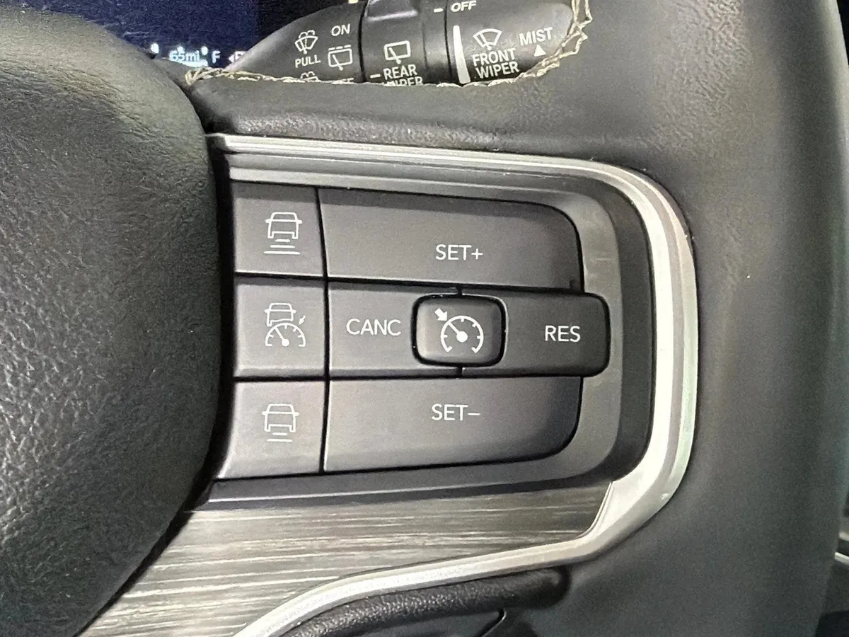 2024 Jeep Wagoneer L Series II thumbnail 27