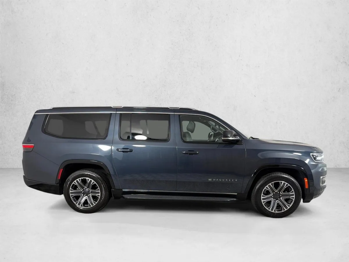 2024 Jeep Wagoneer L Series II thumbnail 3