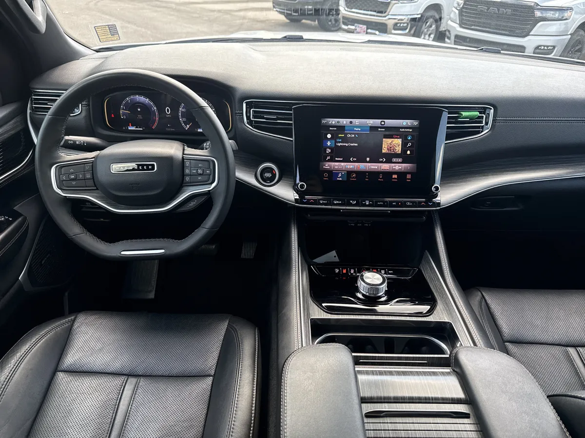 2024 Jeep Wagoneer Series II thumbnail 24