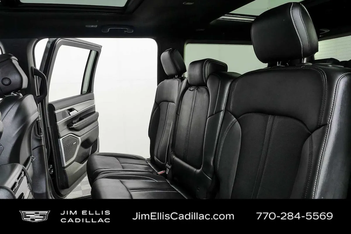 2024 Jeep Wagoneer Series II Carbide thumbnail 22