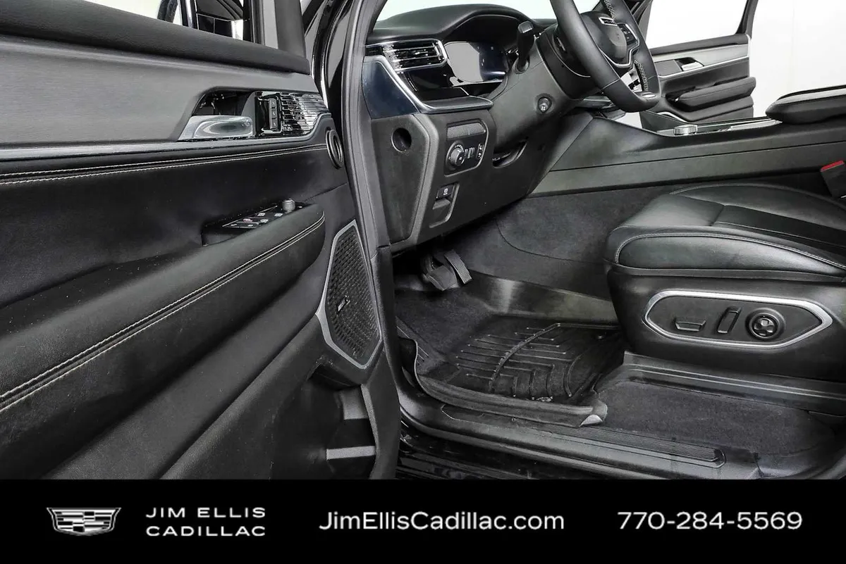 2024 Jeep Wagoneer Series II Carbide thumbnail 8