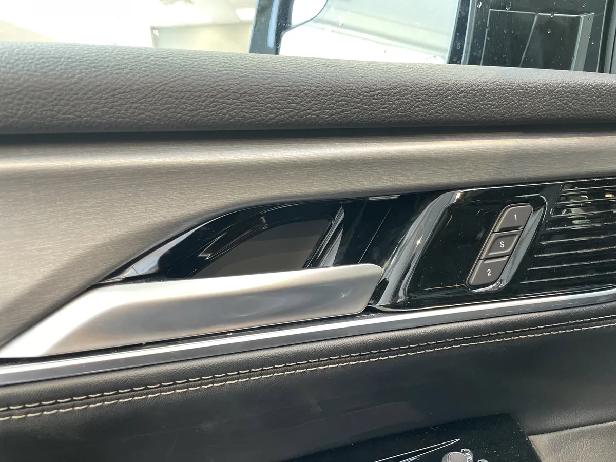2024 Jeep Wagoneer Series II Carbide thumbnail 13