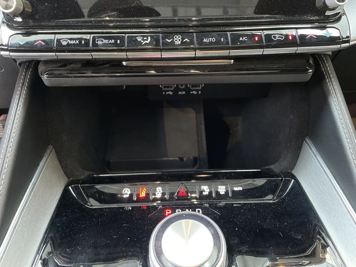 2024 Jeep Wagoneer Series II Carbide thumbnail 26