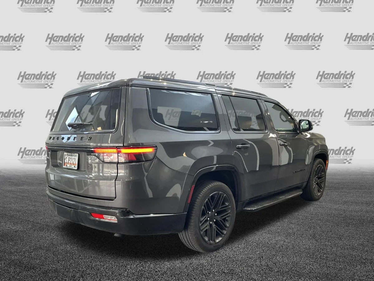 2024 Jeep Wagoneer Series II Carbide thumbnail 9