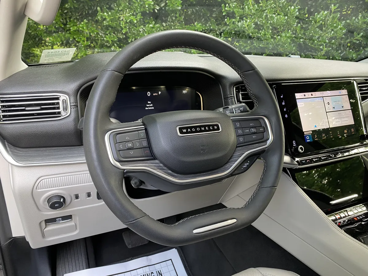 2024 Jeep Wagoneer Series II thumbnail 16