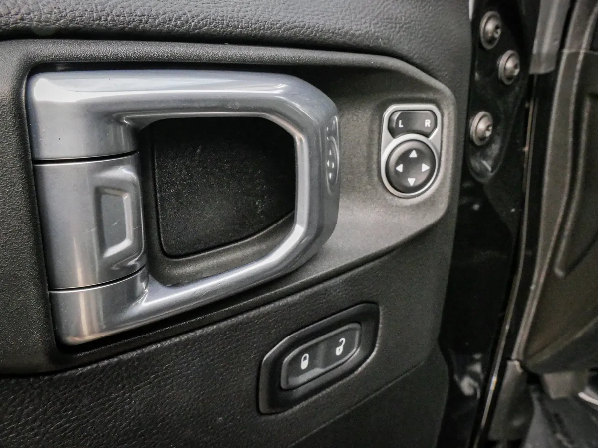 2024 Jeep Wrangler 4xe Rubicon X thumbnail 14