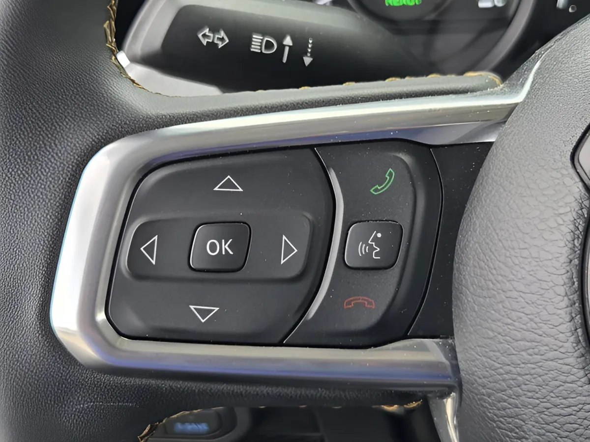 2024 Jeep Wrangler 4xe Sahara thumbnail 13
