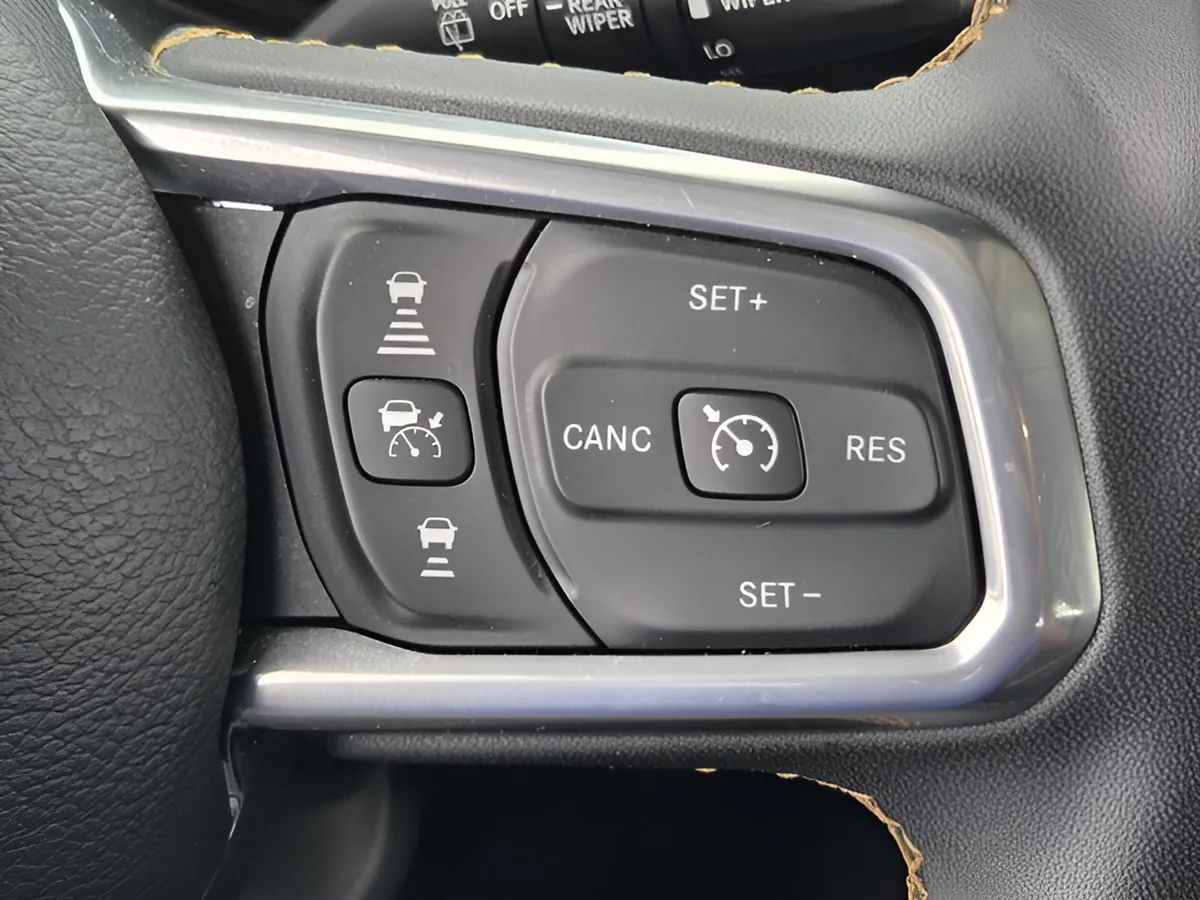 2024 Jeep Wrangler 4xe Sahara thumbnail 14