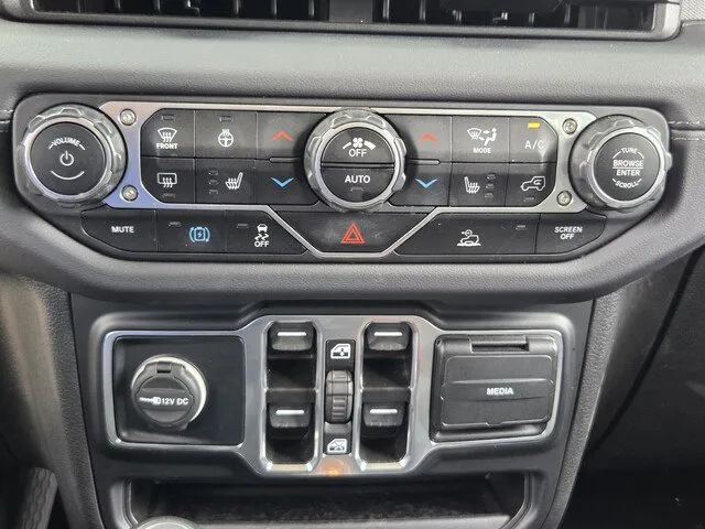 2024 Jeep Wrangler 4xe Sahara thumbnail 22