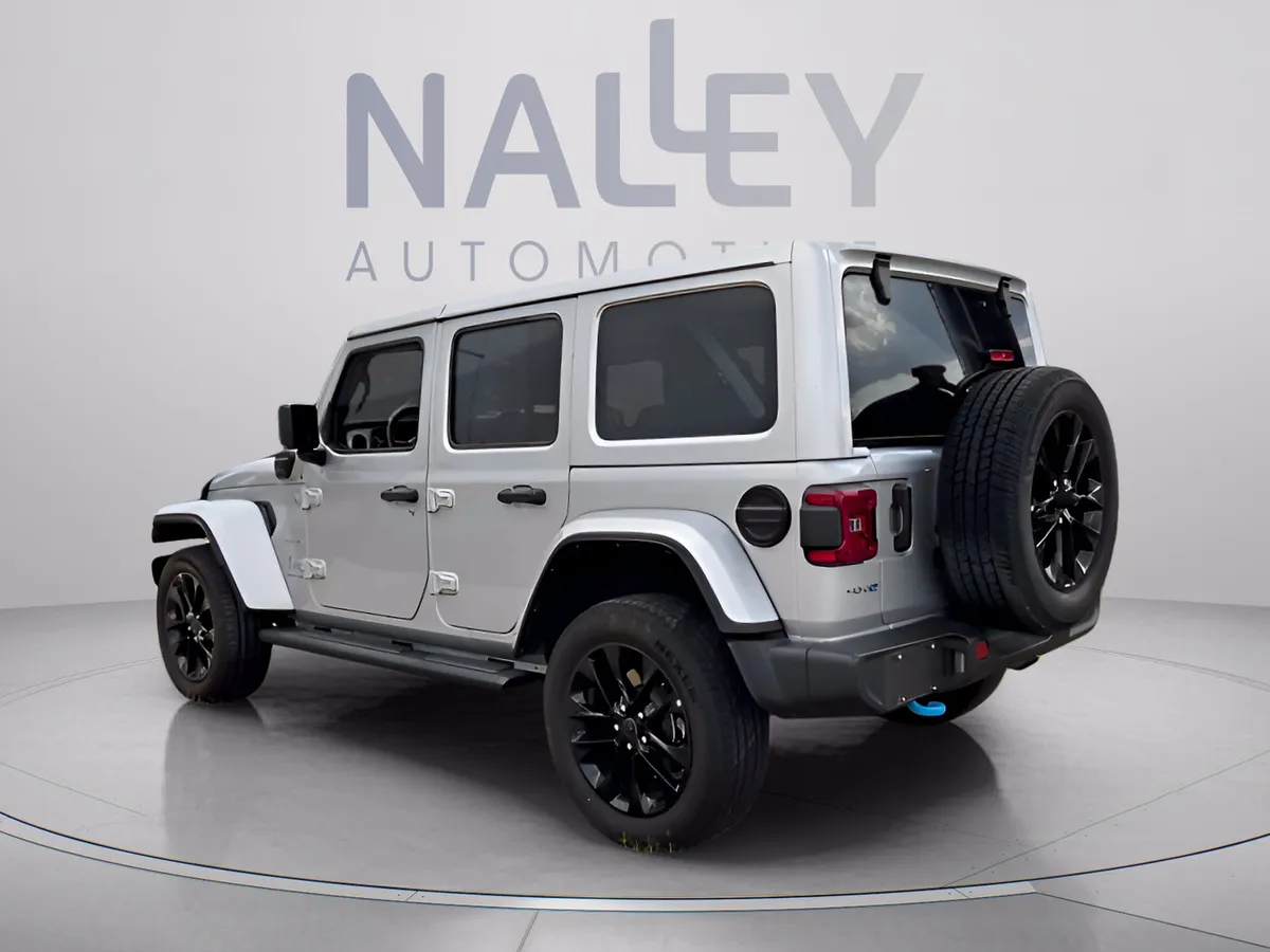 2024 Jeep Wrangler 4xe Sahara thumbnail 3
