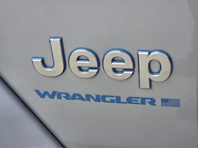 2024 Jeep Wrangler 4xe Sahara thumbnail 30