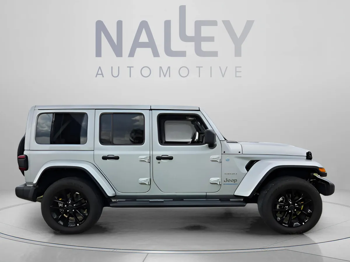 2024 Jeep Wrangler 4xe Sahara thumbnail 6
