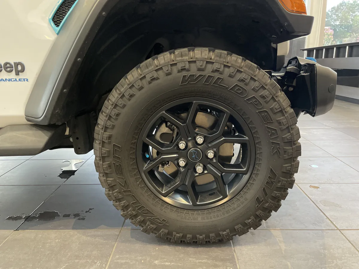 2024 Jeep Wrangler 4xe Willys thumbnail 11
