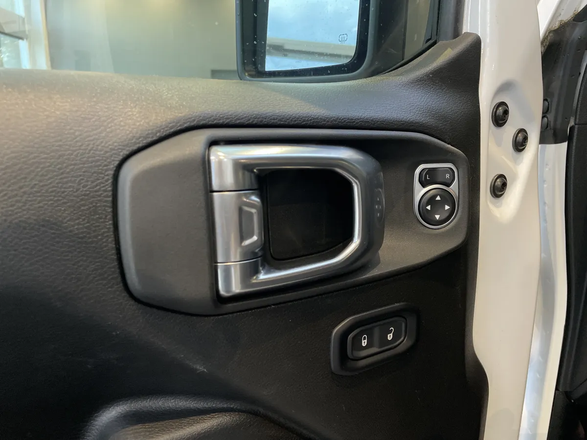 2024 Jeep Wrangler 4xe Willys thumbnail 14