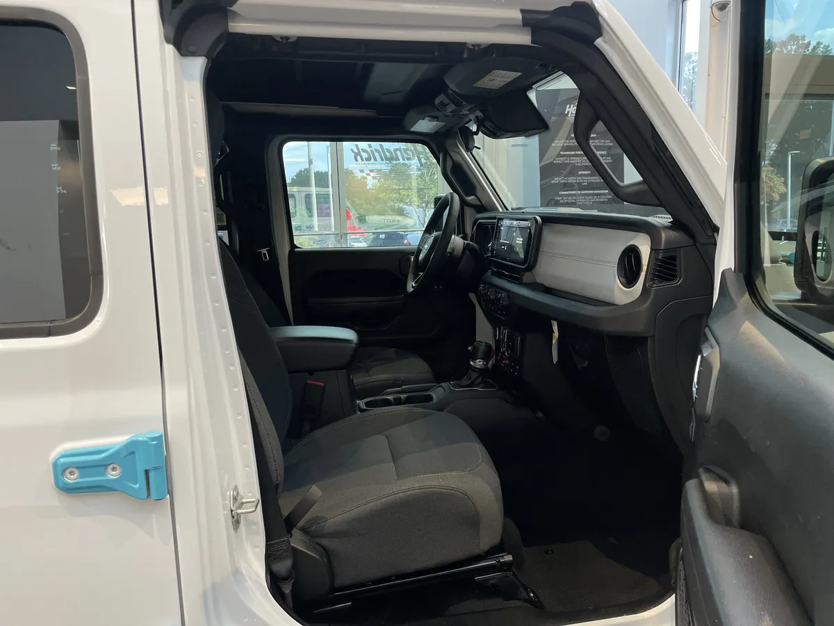 2024 Jeep Wrangler 4xe Willys thumbnail 34