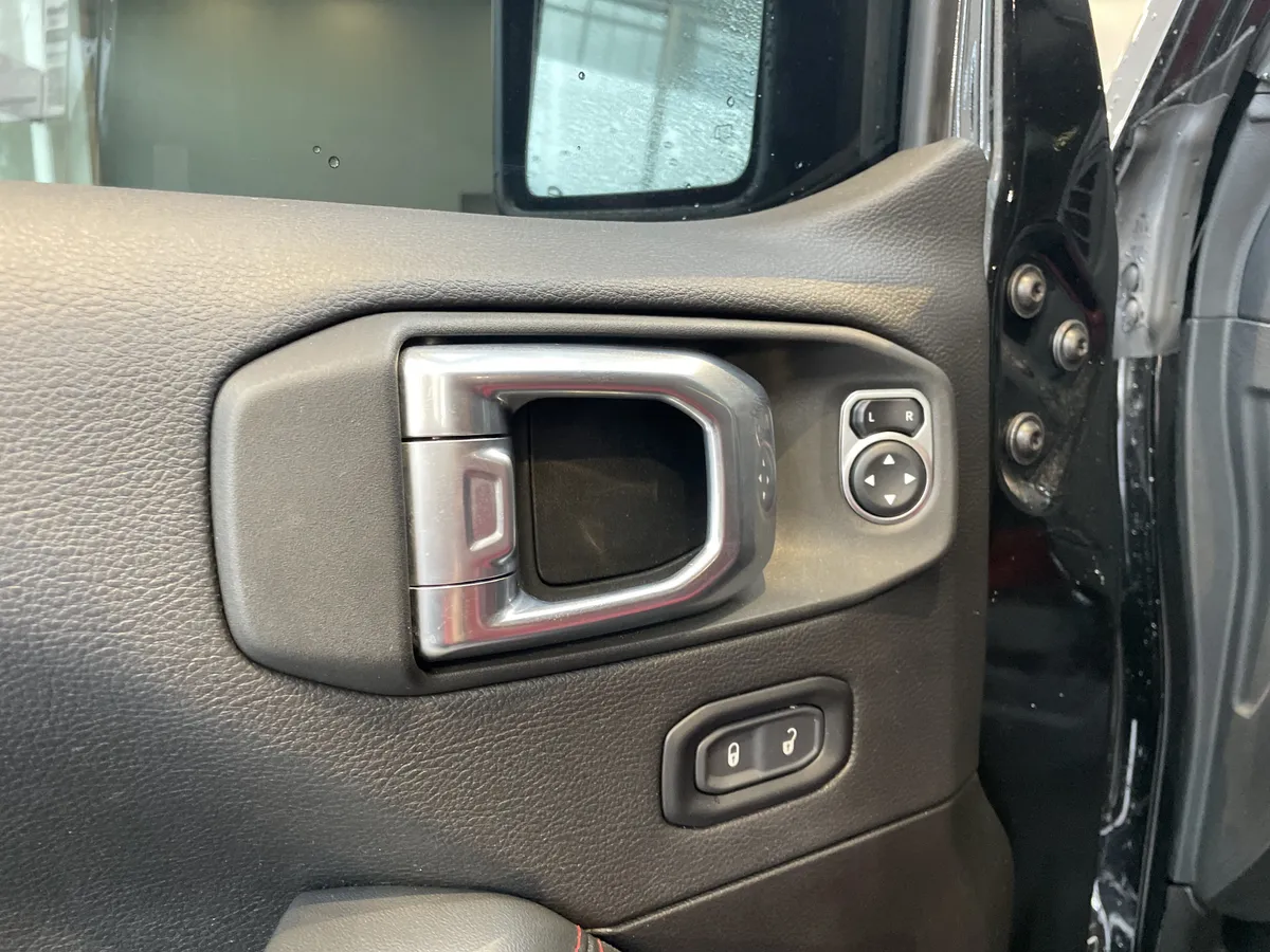 2024 Jeep Wrangler Rubicon 392 thumbnail 15