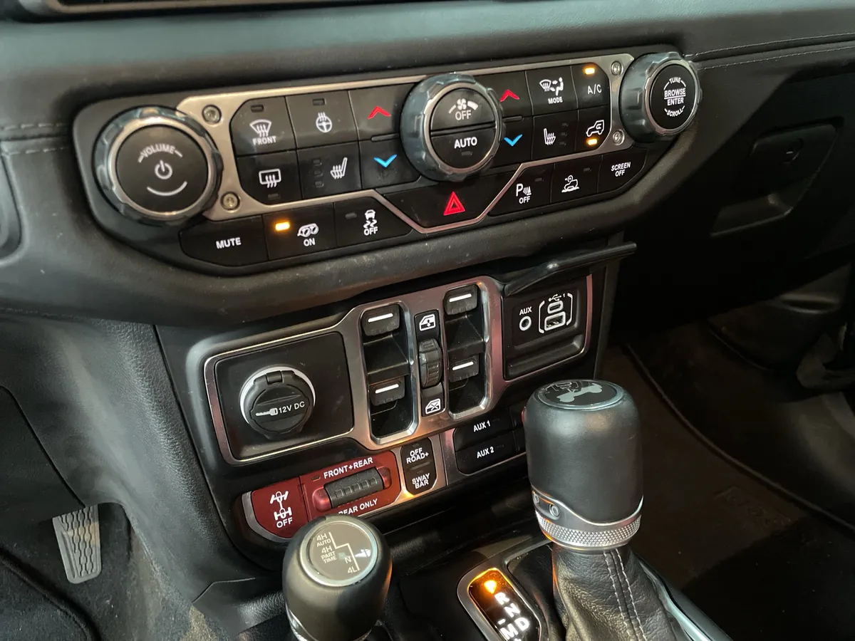 2024 Jeep Wrangler Rubicon 392 thumbnail 28
