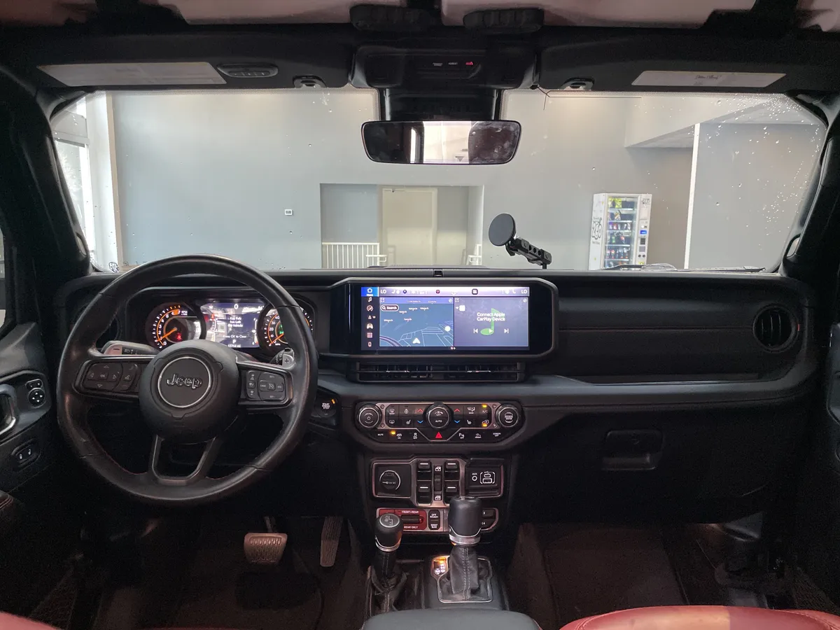 2024 Jeep Wrangler Rubicon 392 thumbnail 31