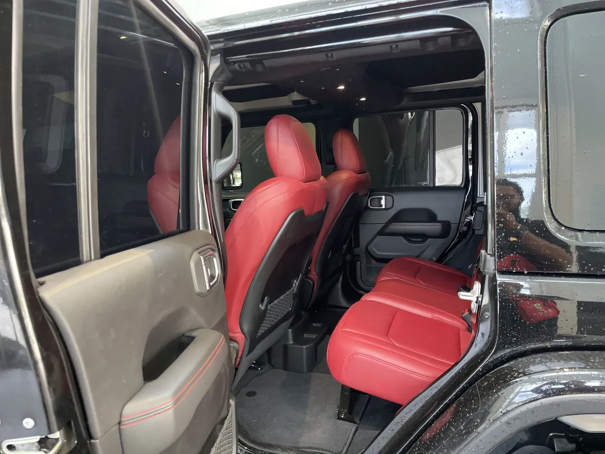 2024 Jeep Wrangler Rubicon 392 thumbnail 33