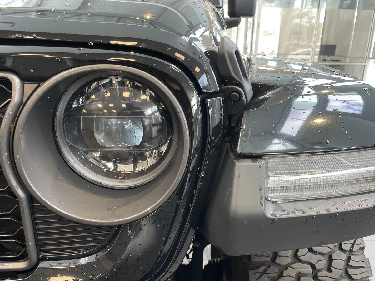 2024 Jeep Wrangler Rubicon 392 thumbnail 4