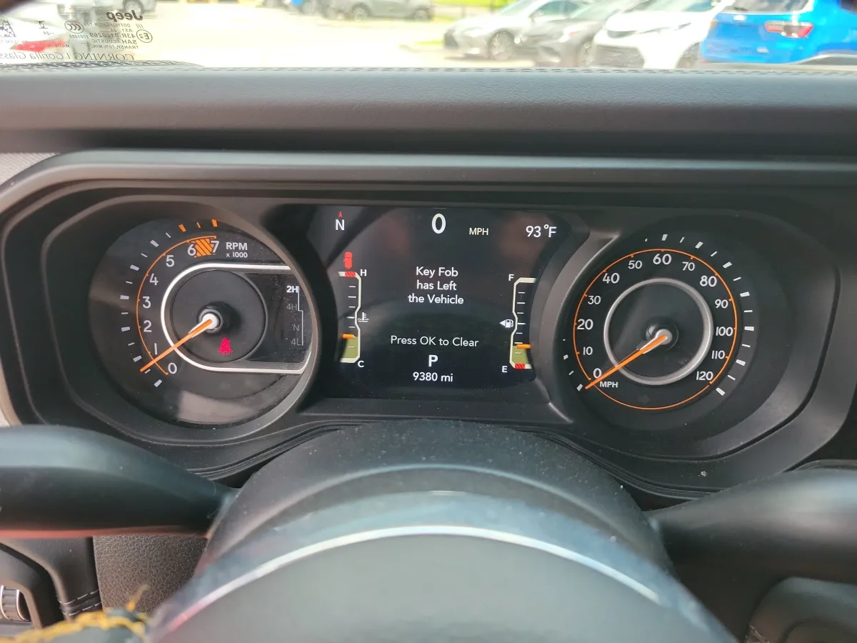 2024 Jeep Wrangler Sahara thumbnail 18