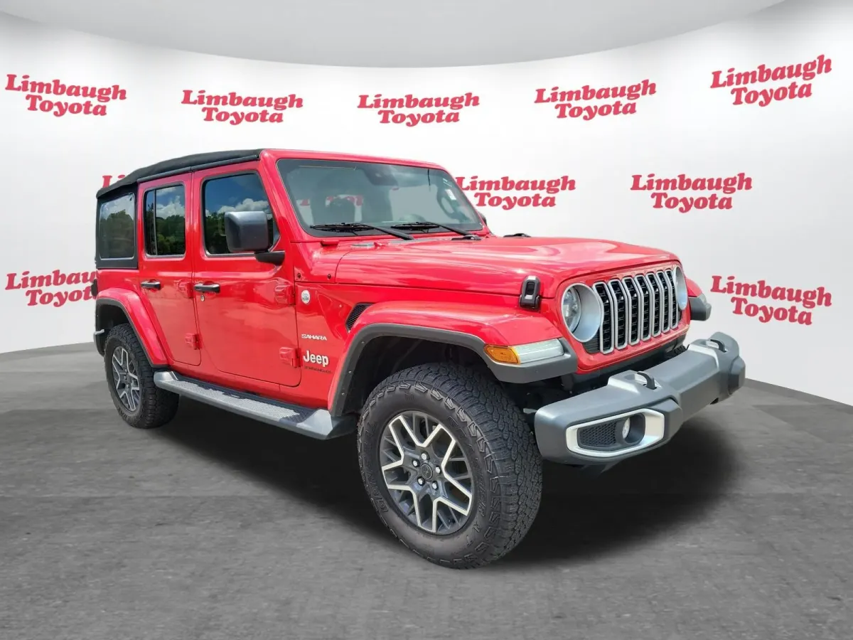 2024 Jeep Wrangler Sahara thumbnail 19
