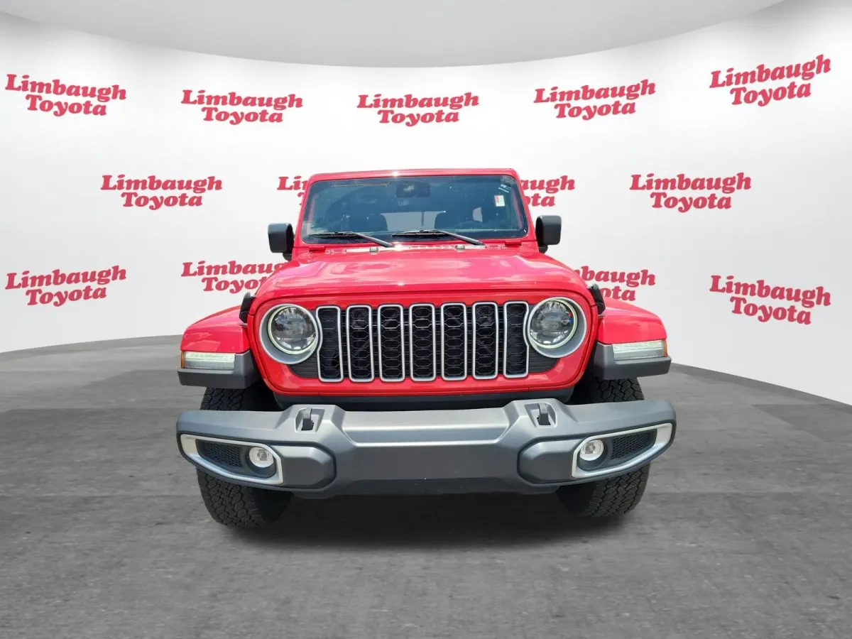 2024 Jeep Wrangler Sahara thumbnail 20