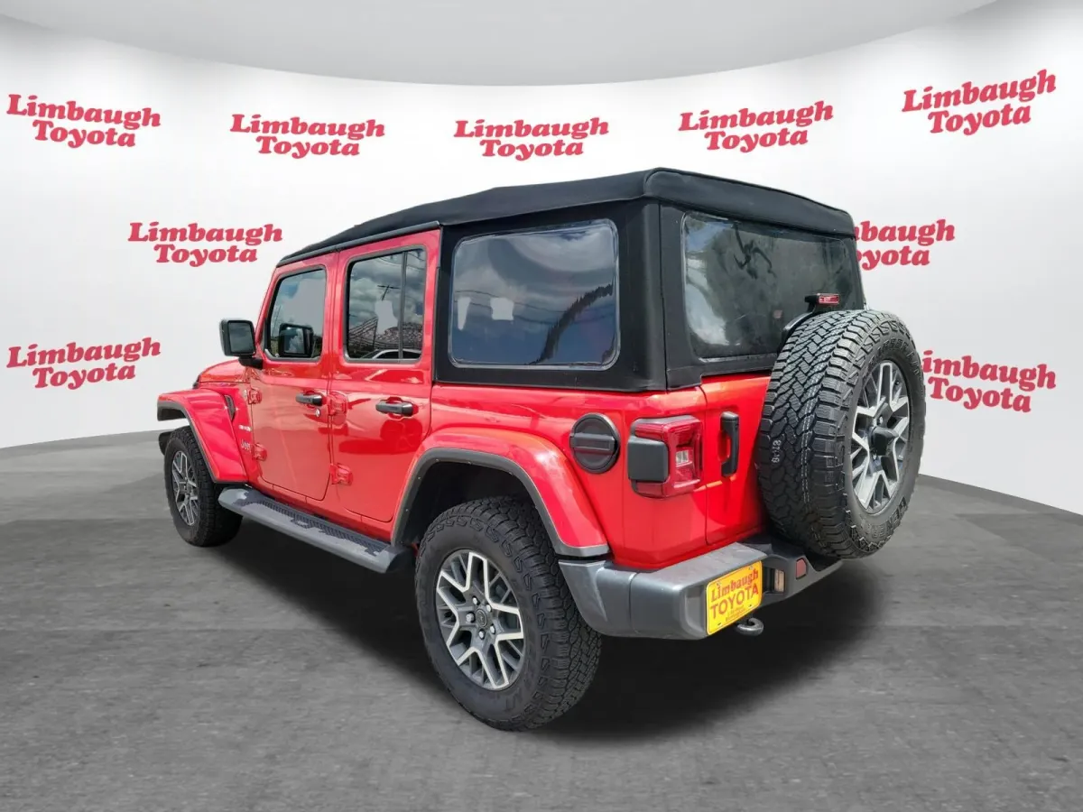 2024 Jeep Wrangler Sahara thumbnail 25