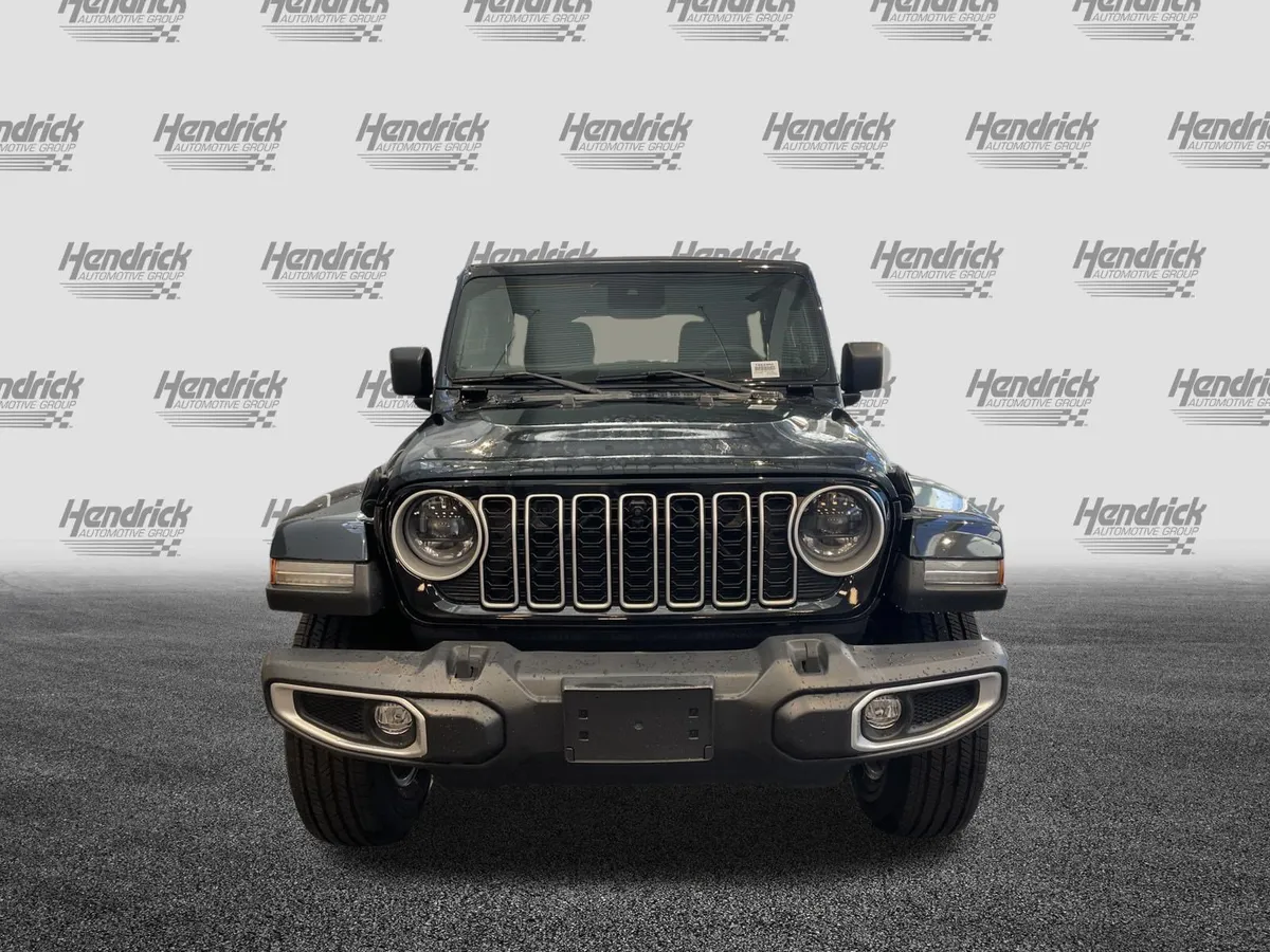 2024 Jeep Wrangler Sahara thumbnail 2