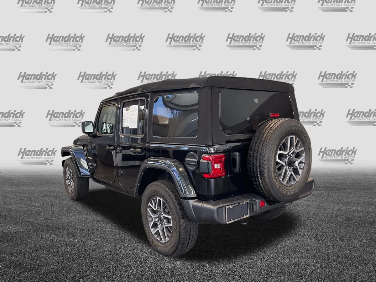 2024 Jeep Wrangler Sahara thumbnail 7