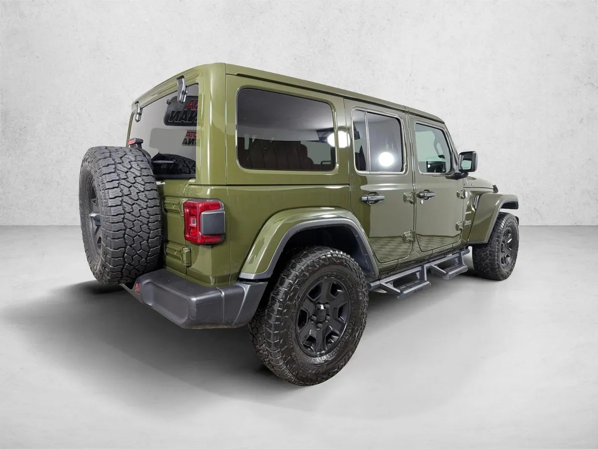 2024 Jeep Wrangler Sahara thumbnail 3