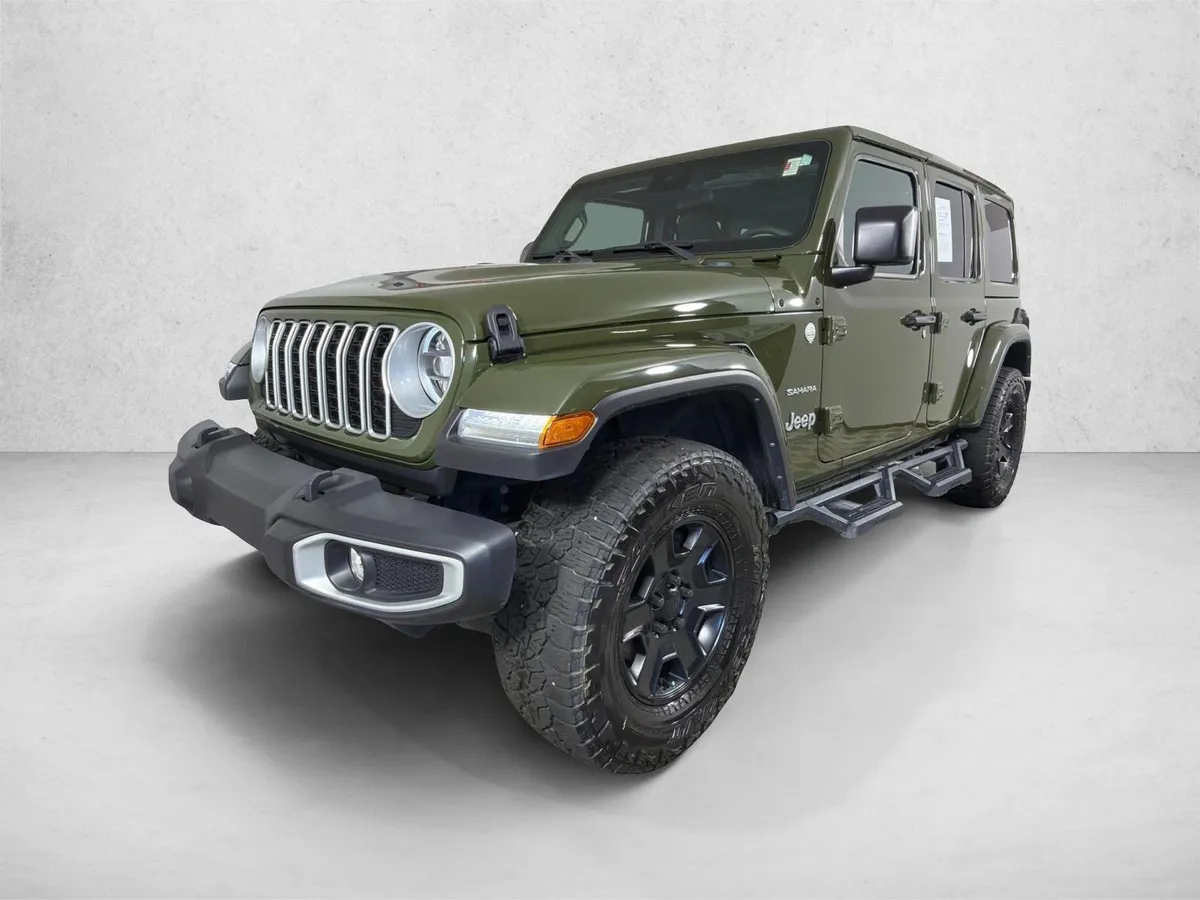 2024 Jeep Wrangler Sahara thumbnail 7