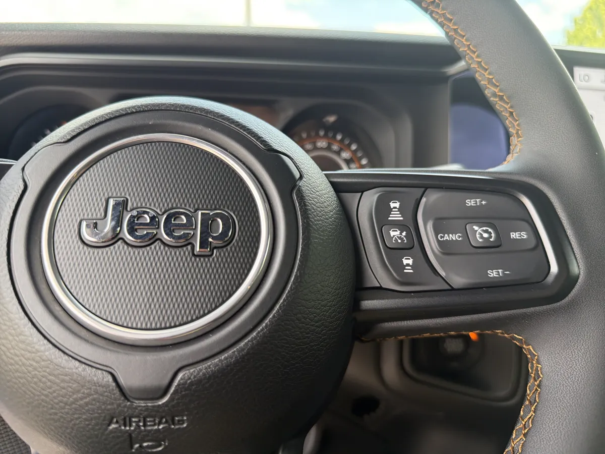 2024 Jeep Wrangler Sport S thumbnail 11