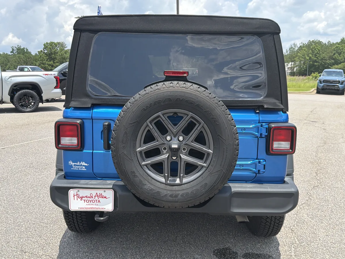 2024 Jeep Wrangler Sport S thumbnail 16